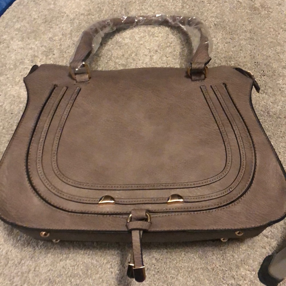 Brown handbag large size never used